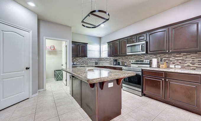 Palmhurst Cottage | Private Theater & Pool: Spacious Mission Home
