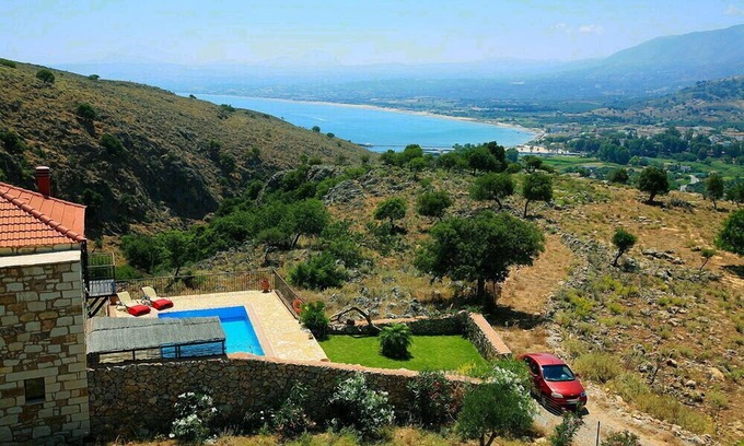 Georgioupolis Villa | Private traditional villas with sea and mountain views 3km from sandy beach