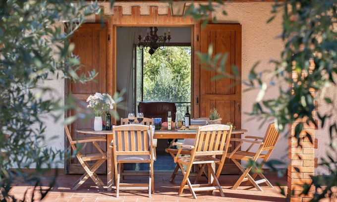 Pergine Valdarno House | Private Villa with private pool, WIFI, A/C, TV, patio, pets allowed, panoramic view, close to Arezzo