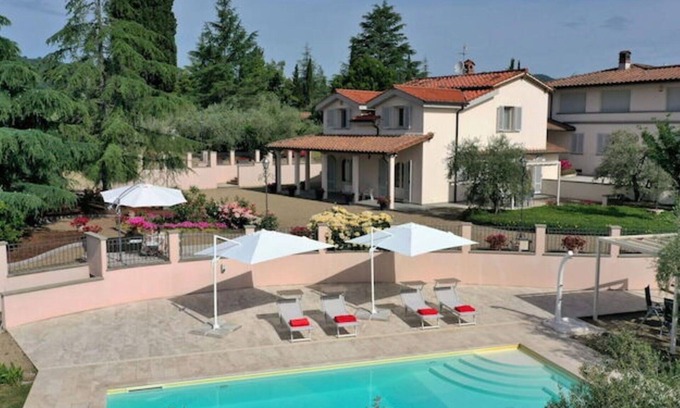 Figline e Incisa Valdarno Villa | Private Villa with A/C, WIFI, private pool, TV, terrace, panoramic view, close to Greve In Chianti