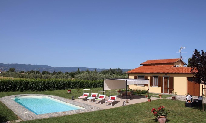 Ferretto Villa | Private Villa with A/C, WIFI, private pool, TV, pets allowed, panoramic view, close to Cortona