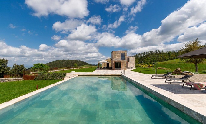 Volterra Villa | Private Villa with A/C, hot tub, WIFI, private pool, patio, parking, close to San Gimignano