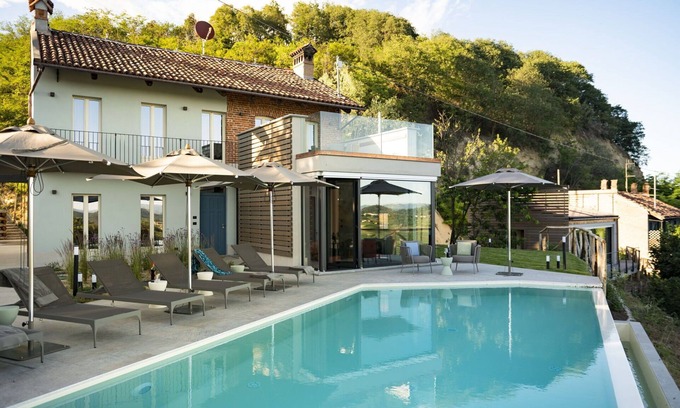 Monteu Roero Villa | Private Villa with hot tub, WIFI, A/C, private pool, sauna, TV, patio, panoramic view, close to Alba