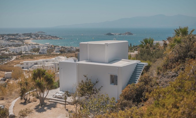 Maragas Villa | PRIVATE VILLA WITH OUTSTANDING VIEWS, CLOSE TO MIKRI VIGLA BEACH.