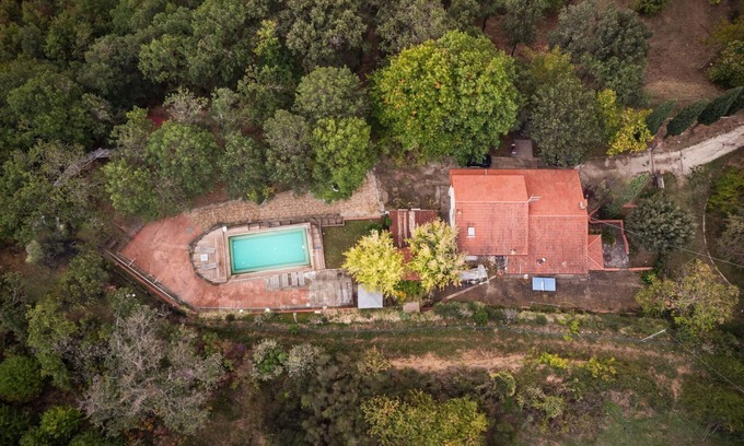 Subbiano Villa | Private Villa with private pool, WIFI, A/C, TV, patio, pets allowed, panoramic view, close to Arezzo
