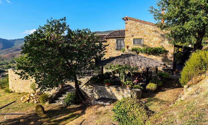Cortona Villa | Private Villa with WIFI, private pool, TV, patio, panoramic view, parking, close to Cortona