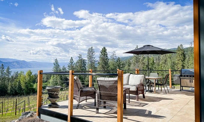 Okanagan-Similkameen Apartment | Private Vineyard Home with Lake View