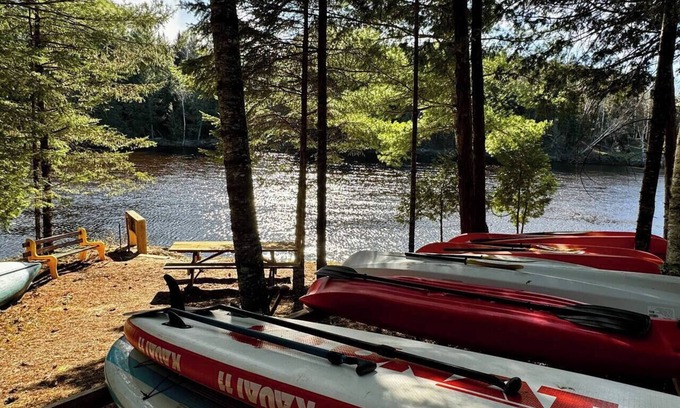 Labelle Ski Chalet | Private waterfront Mokki on the famous red River