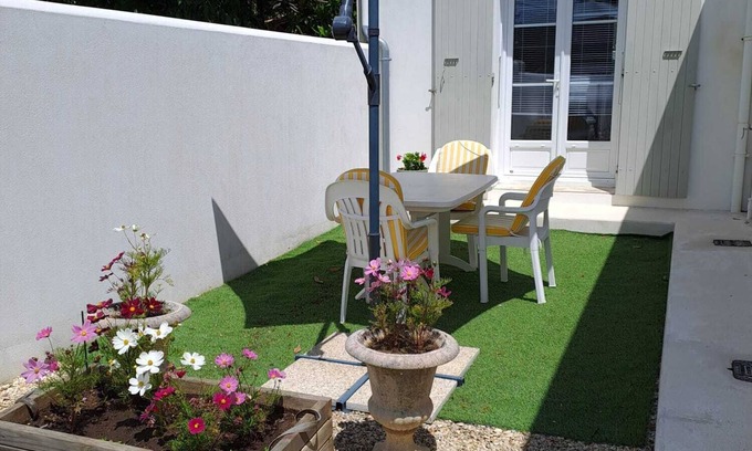 La Remigeasse Apartment | Privileged location, calm and bright, 800 meters from the beach
