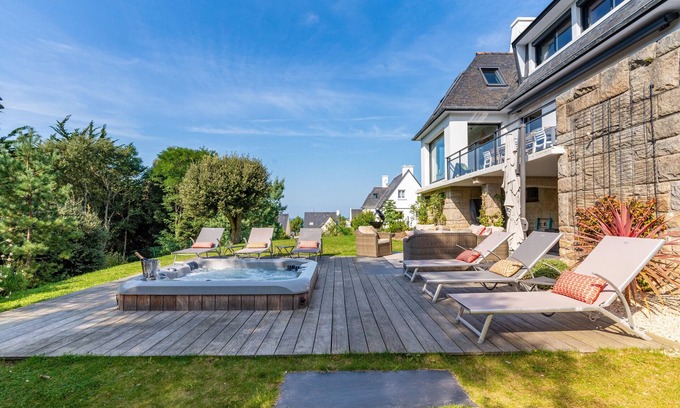 Sables-d'Or-les-Pins Villa | Privileged setting and sea view in Fréhel