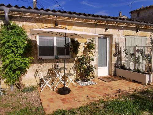 Sainte-Terre House | Proche Saint-Émilion, confortable gîte rénové avec terrasse - 2 personnes