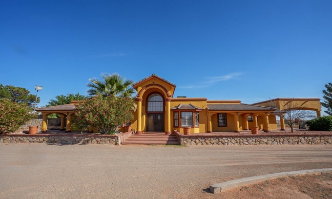 Homestead Meadows North House | PROMO FOR WEEK STAY OF 5%/MONTH STAY OF 21% Acre Estate with Pool and Jacuzzi.