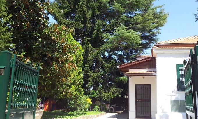 Cassia House | PROMOTION:Garden and fenced parking (subway train20min.San Pietro)