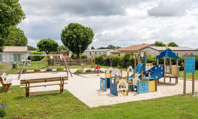 Mache Resort | Property In A Holiday Village '1 - Gîte T2 Eco' with Shared Pool, Private Terrace and Shared Garden