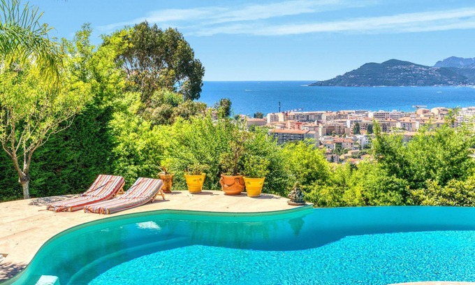Cannes La Bocca Villa | Propriété Avec Deux Maisons vue mer Panoramique