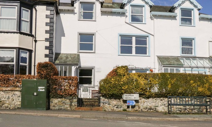 Portinscale Cottage | PROSPECT LODGE, pet friendly, with a garden in Portinscale