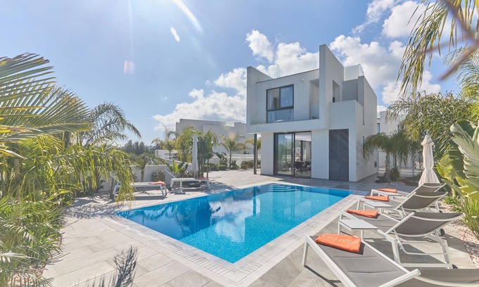 Pernera Cottage | Protaras Almaria Villa ALM28 - a villa that sleeps 6 guests in 3 bedrooms