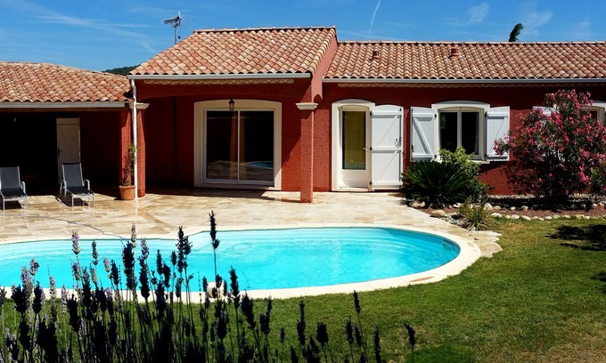 Thezan-des-Corbieres Villa | Provencal villa with private pool at the heart of Des Corbieres vineyard