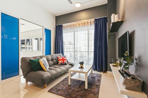 Bandar Puchong Jaya Apartment | Puchong Skypod Residence, 1-5 pax with Balcony Unit, Walking Distance to IOI Mall, 10min Drive to Sunway