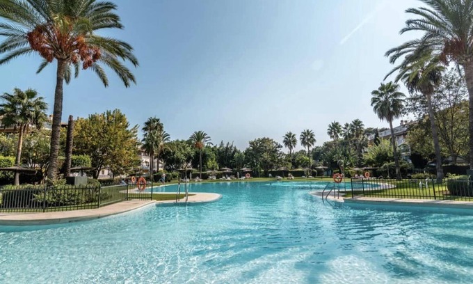 Marbella Apartment | Puerto Banus - Marbella nice apartment 10 minutes walk. Wifi. Garage