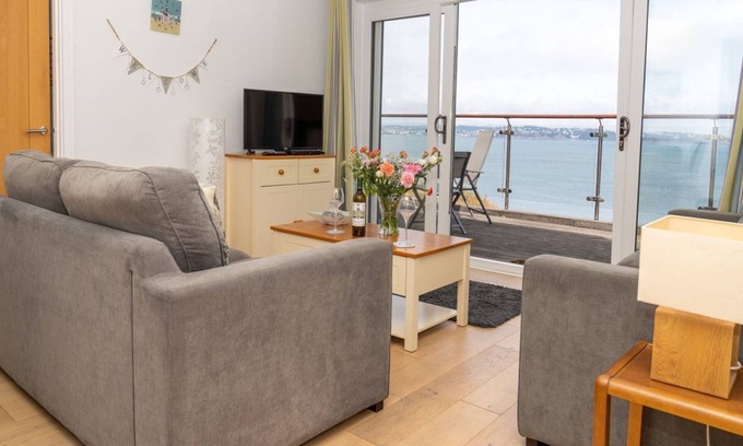 Brixham Cottage | Puffin 4 - The Cove - sleeps 4 guests in 2 bedrooms