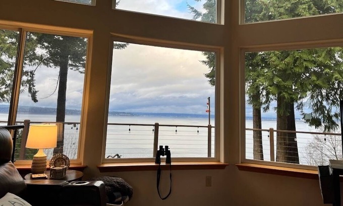 Everett House | Puget Sound Beacon - Million $ Views