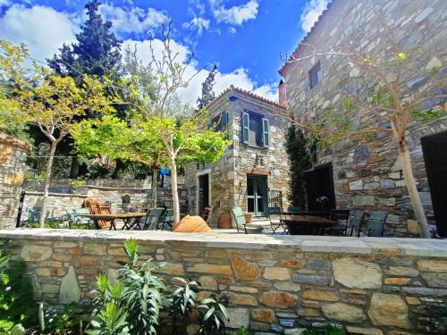 Soke Bed & Breakfast | Puli Stone Houses