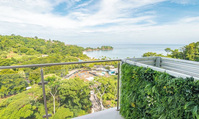 Punta Leona Apartment | Punta Esmeralda apartment in private Condo with AC, wifi, beach front, Tarcoles.