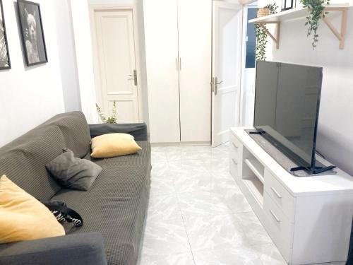 Las Palmas de Gran Canaria Apartment | Puntilla Beach Flat by Canary365