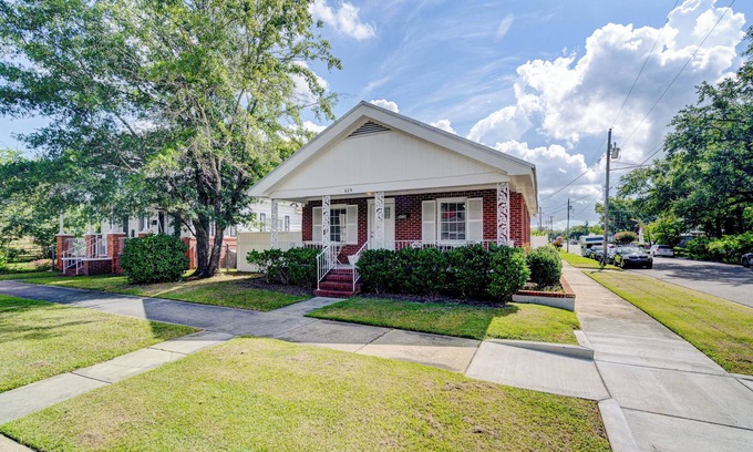 Wilmington House | Pup Friendly! - Prime Location! - King Bed!