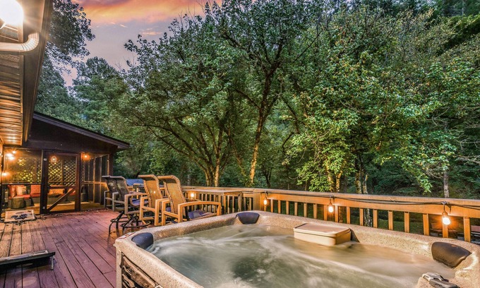 Sevierville Cabin | Pure & Simple 3 Bedroom Cabin by RedAwning