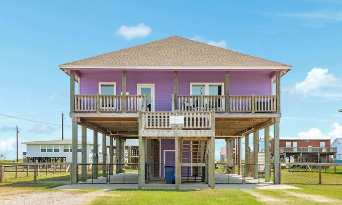 San Luis Beach House | Purple Paradise Beachy Fun, Bay Beach Views!