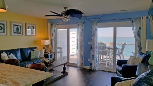 Put-in-Bay House | Put-in-Bay Waterfront Condo #207