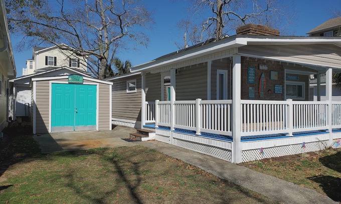 Myrtle Beach House | Q10 Seaglass Cottage: Pet Friendly, Complementary golf cart
