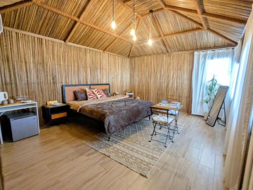 Muscat Other | Qantab Hut