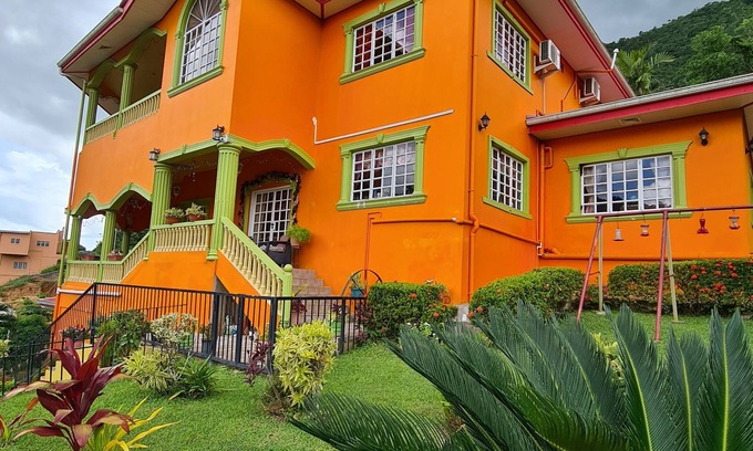 Maracas Bed & Breakfast | QBR Balcony Suite