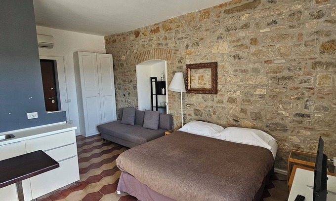 Potenza House | Quadruple Studio Double and Sofa Bed - Private Bathroom Inside