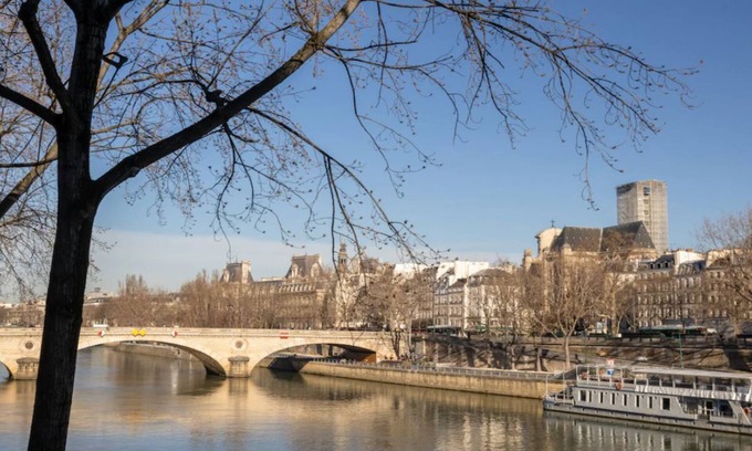 Les Iles Apartment | QUAI DE BOURBON-LIVE THE ISLAND LIFE ON MAGICAL ILE ST LOUIS