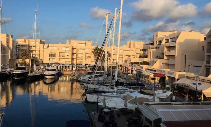 La Faviere Apartment | Quai honor sea view T2 4 pers redone nine port bormes swimming pool parking