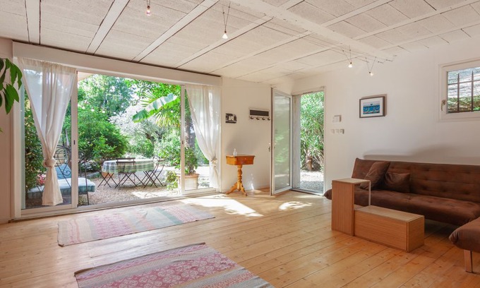 Nord Apartment | Quaint 1br in a villa with swimming pool in Aix-en-Provence – Welkeys