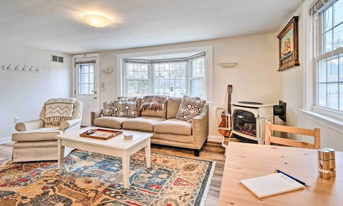 Cataumet House | Quaint & Bright Pocasset Cottage: ~ 2 Mi to Beach!