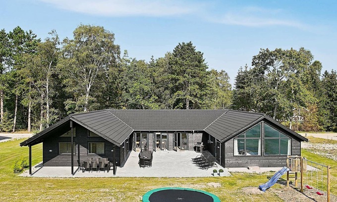 Frederiksvaerk House | Quaint Holiday Home in Frederiksværk With Swimming Pool