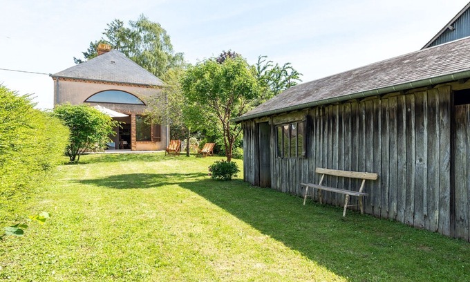 Morogues House | Quaint Holiday home in Morogues with Garden