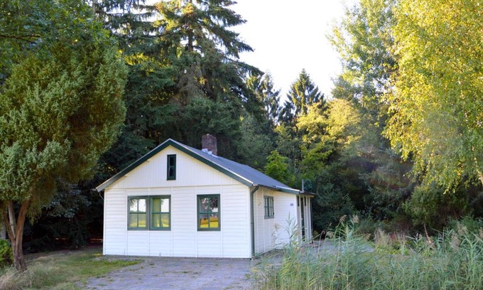Maarheeze House | Quaint Holiday Home in Maarheeze with Terrace
