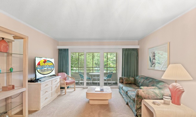 Myrtle Beach Condo | Quaint tennis villa in a private community + Free Attraction Tickets!