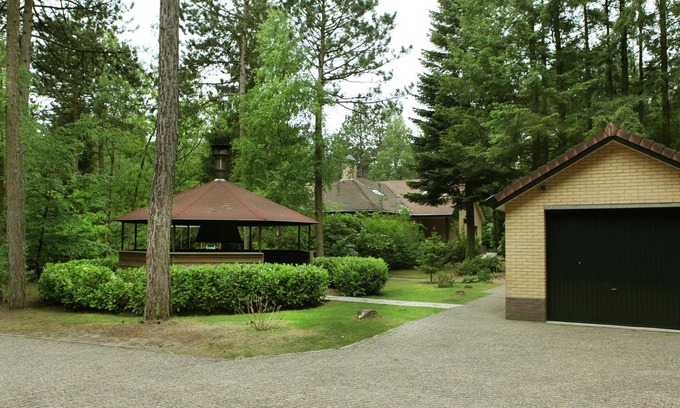Doornspijk Villa | Quaint Villa in Doornspijk with Swimming Pool
