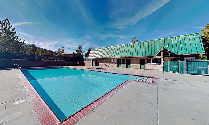 Tahoe Village Hotel | Quaking Aspen Lane C