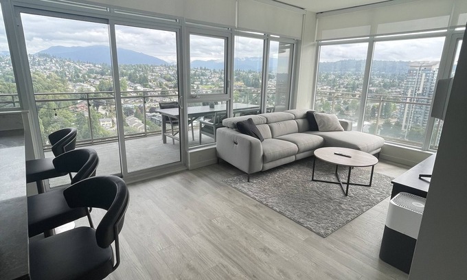 Burnaby Apartment | Quality 2Bed/2Bath + Den with Parking