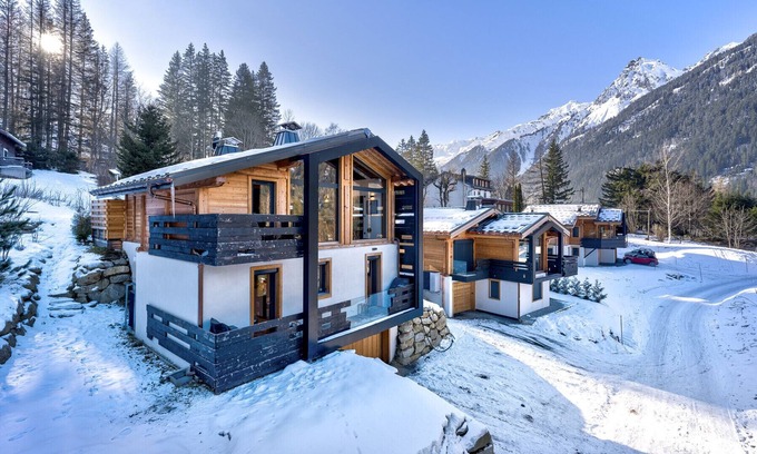 Le Lavancher Ski Chalet | Quality Chalet with pastries & housekeeping daily