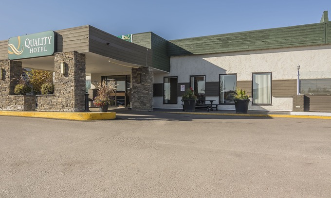 Fort McMurray Hotel | Quality Hotel and Conference Centre Fort McMurray